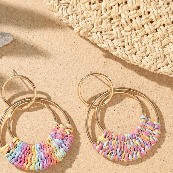 New Pink Bohemian Woven Raffia Dangle Earrings - Picture 2 of 4